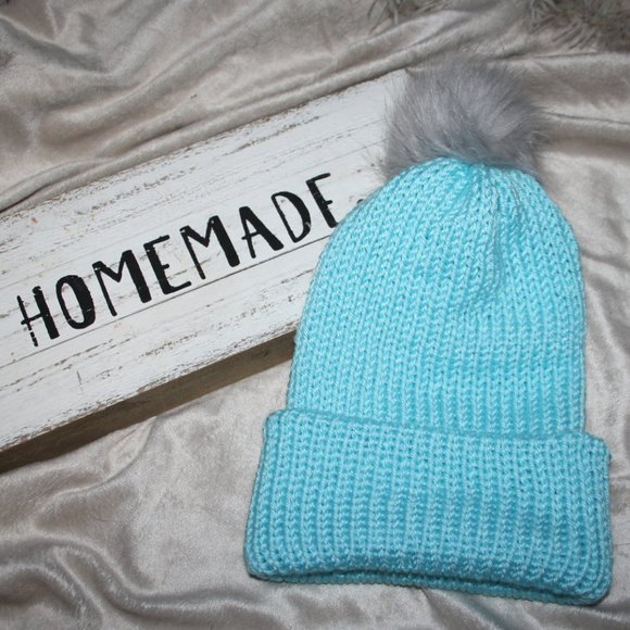 Vintagejelyfish Accessories - Light blue and gray fur pom beanie knitted NEW